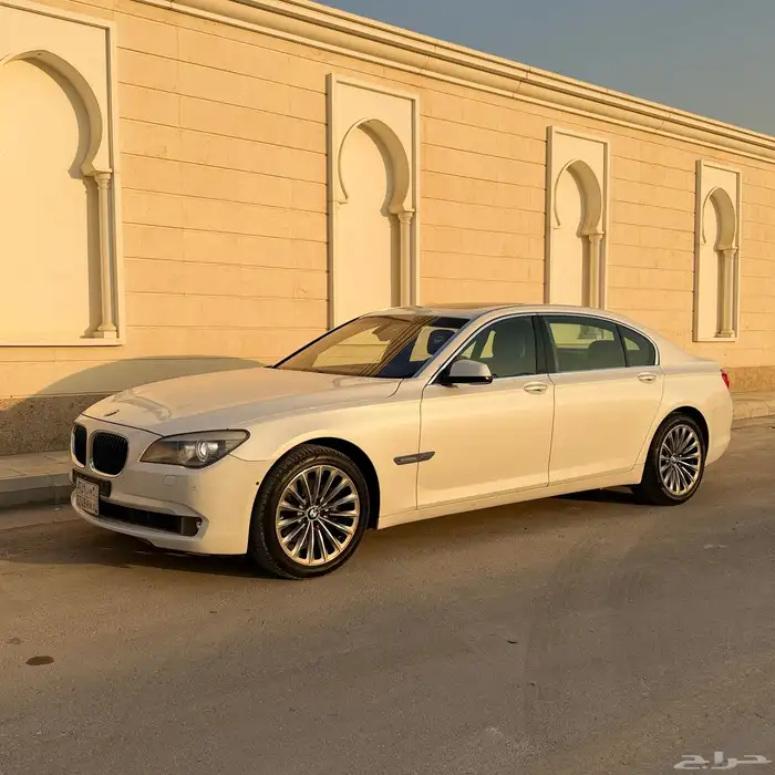 للبيع BMW 740Li مالك أول 3