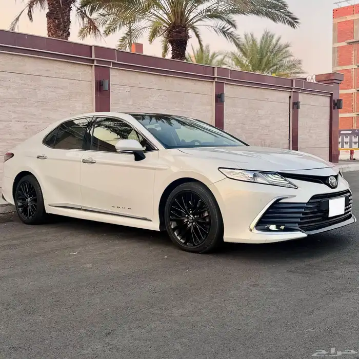 تويوتا كامري 2023 للبيع بسعر جميل 2