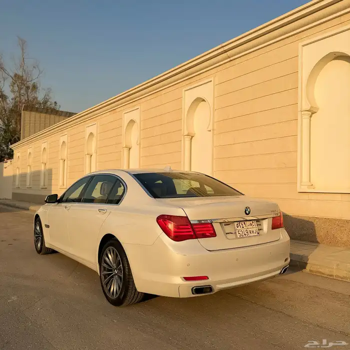 للبيع BMW 740Li مالك أول 1