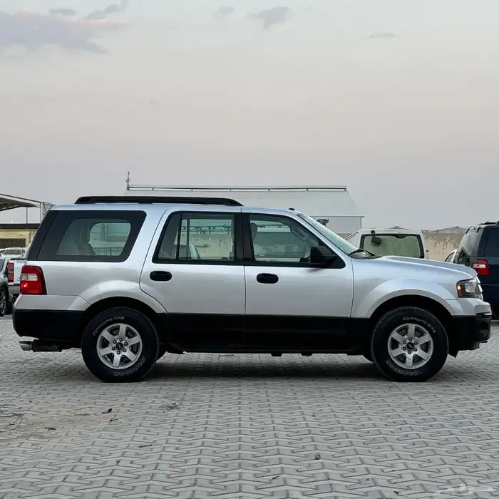 فورد اكسبديشن 2016 قصير بدون دبل سعودي 7