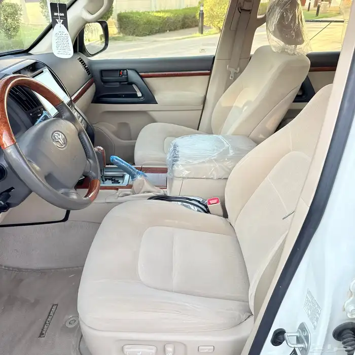 لاندكروزر 2015 فل كامل مخزن 16