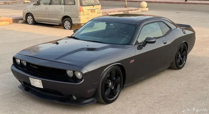 للبيع  دودج تشالنجر SRT   موديل 2013 1