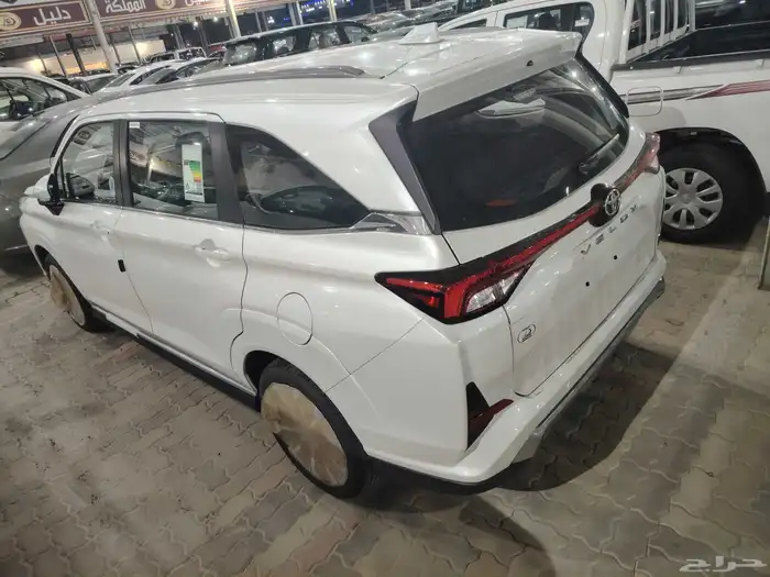 تويوتا فيلوز GLX موديل 2025 سعودي 4