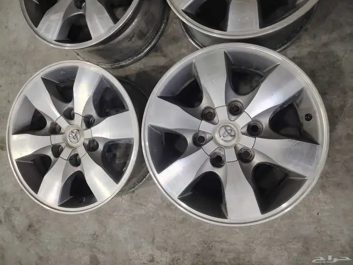 جنوط تويوتا فورتشنر 2008 أصلية مقاس 16 0