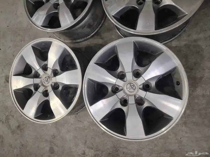 جنوط تويوتا فورتشنر 2008 أصلية مقاس 16 3