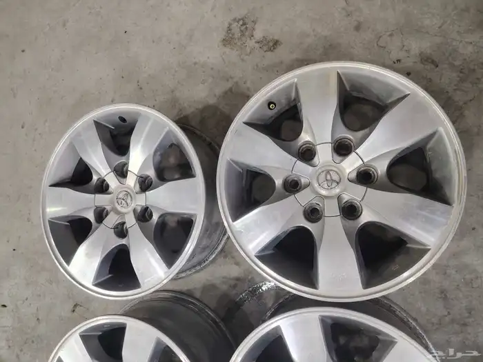 جنوط تويوتا فورتشنر 2008 أصلية مقاس 16 4