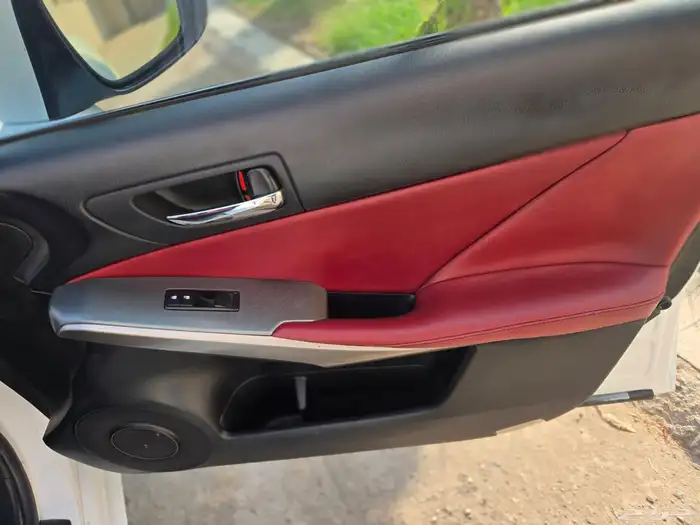 لكزس is 250 F 2015 6