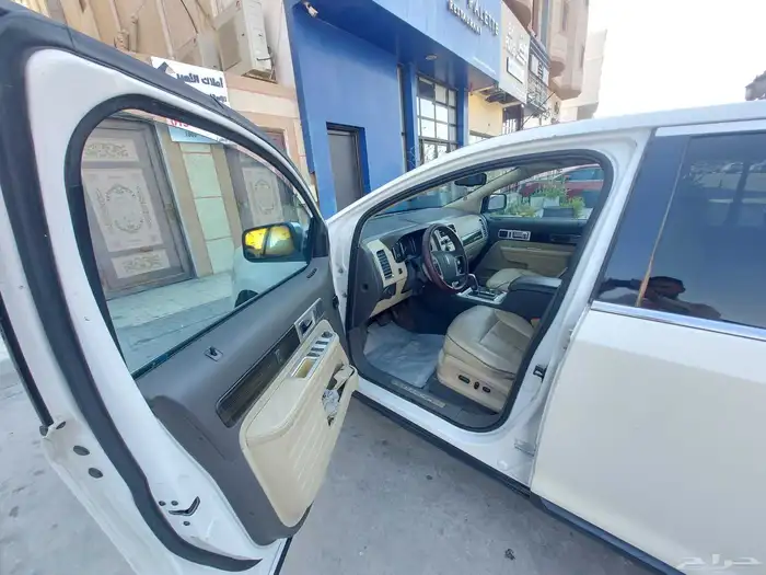 السلام عليكم ورحمة الله اعرض لكم سيارة فورد لينكولن MKX 2009 4