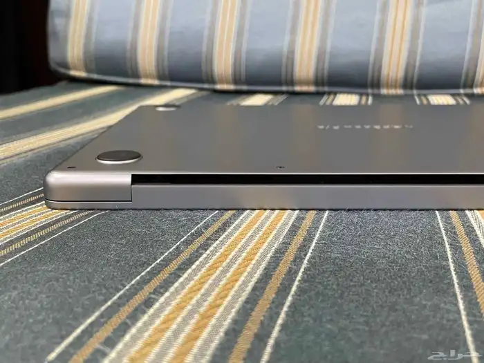 ماك بوك برو إم 2 برو 2023 5