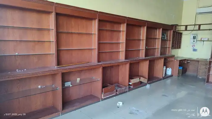ديكور خشب محل يصلح لخياط 1