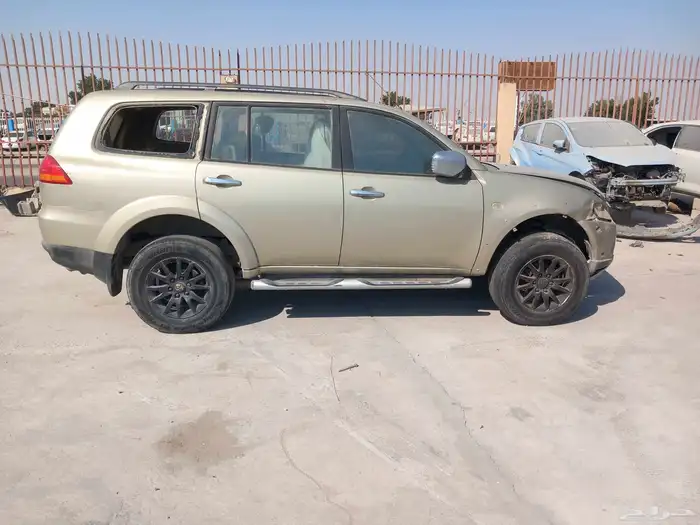 ميتسوبيشي باجيرو اسبورت 2011 تشليح قطع غيار 2