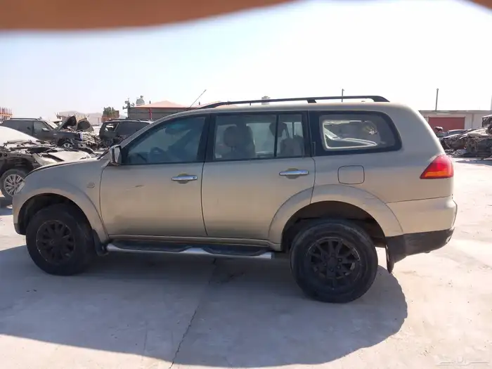 ميتسوبيشي باجيرو اسبورت 2011 تشليح قطع غيار 0