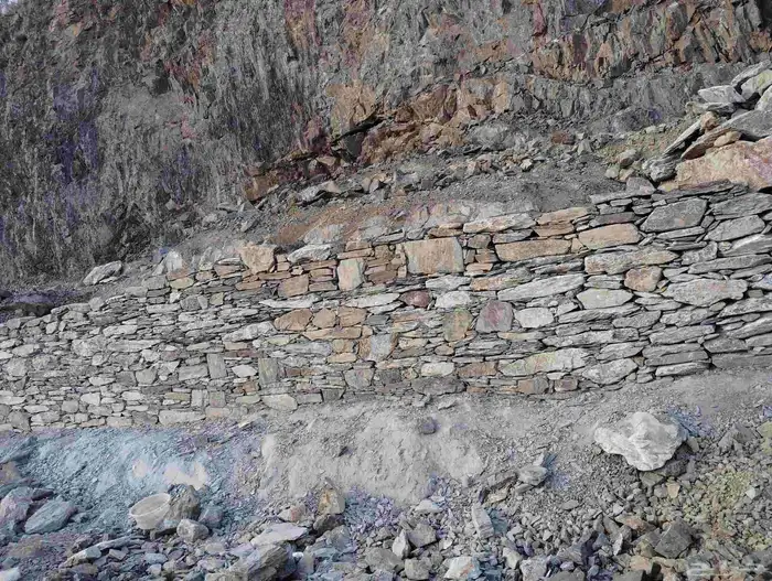 معلم حجر تلبيس احواض ربراب ترميم حصون 1