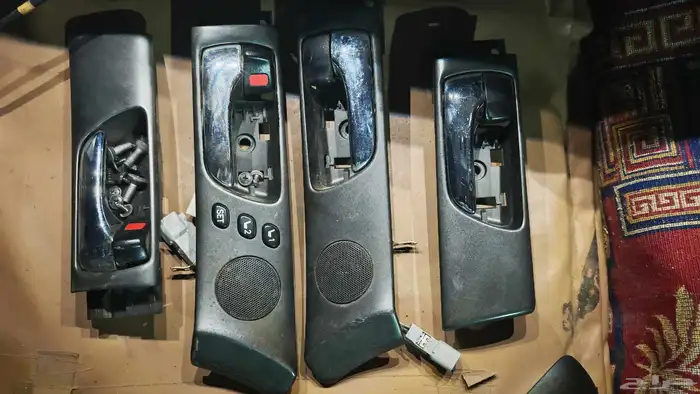 طقم يدات ابواب لكزس ES 300 2003 داخلي نظيف بدون كسور 0