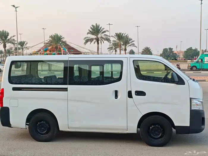 نيسان اورفان 2014 ركاب نظييف 5