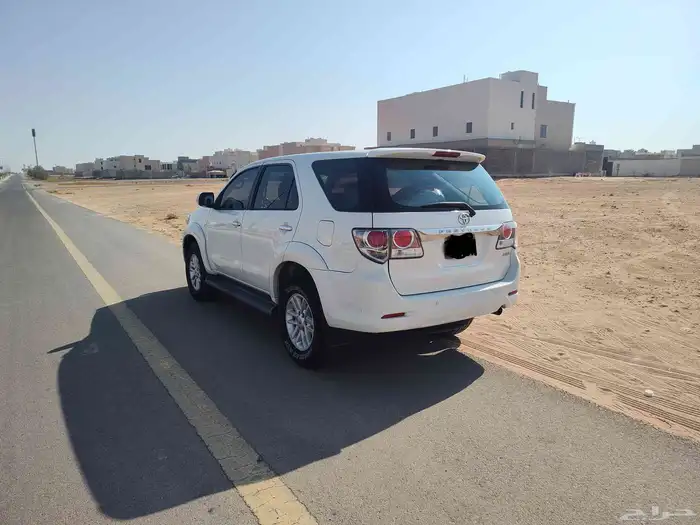 للبيع فورتشنر 2012 4 سلندر دبل 9