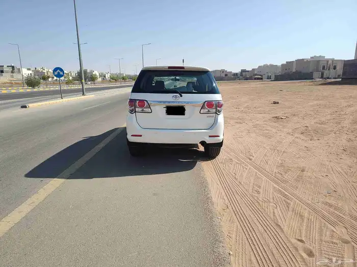 للبيع فورتشنر 2012 4 سلندر دبل 4