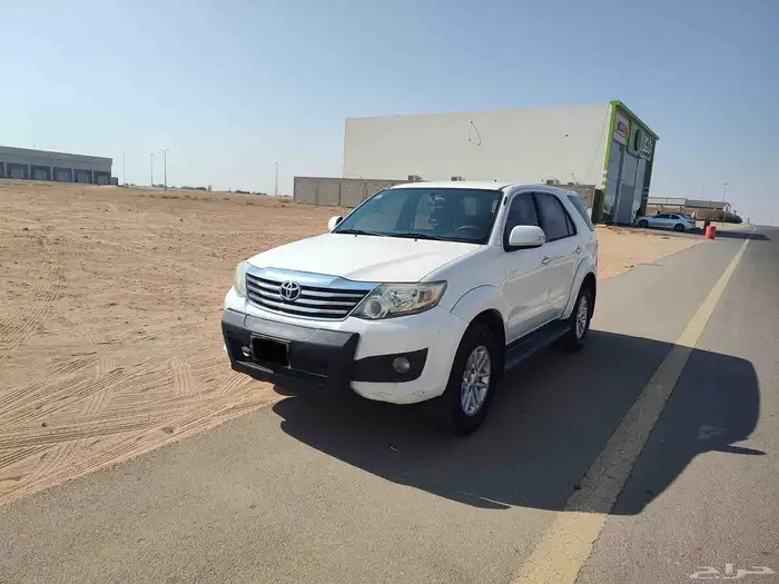 للبيع فورتشنر 2012 4 سلندر دبل 7