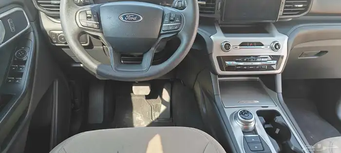 فورد إكسبلورر 2023   فئة Base   محرك 3.3L V6   دفع رباعي AWD 17