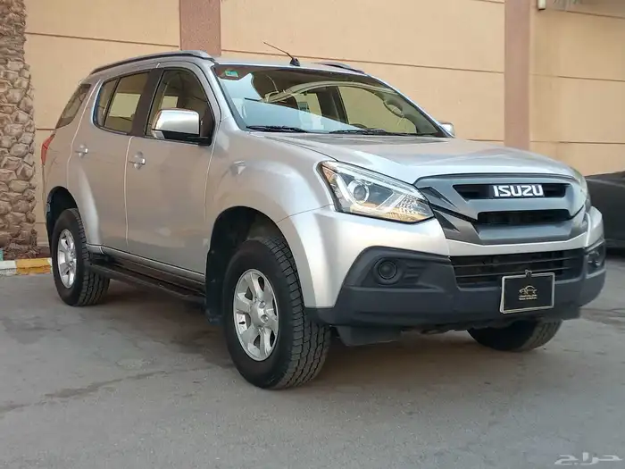 جيب ايسوزو ديماكس ( 2020 ) ديزل دبل اتوماتيك بحالة ممتازة 4