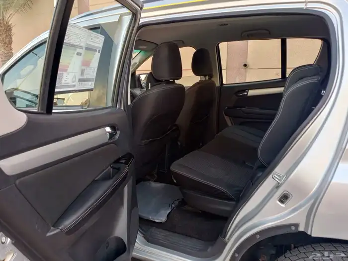 جيب ايسوزو ديماكس ( 2020 ) ديزل دبل اتوماتيك بحالة ممتازة 24