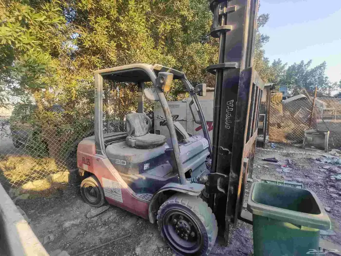 رافعة شوكية تيوتا 3 طن 2