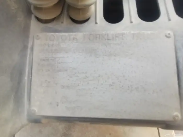 رافعة شوكية تيوتا 3 طن 9