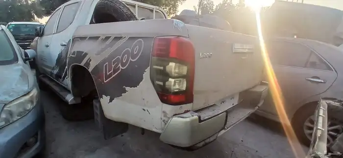 مستبيشي بيكب ديزل دبل تماتيك 2022 تشليح قطع غيار فقط 2