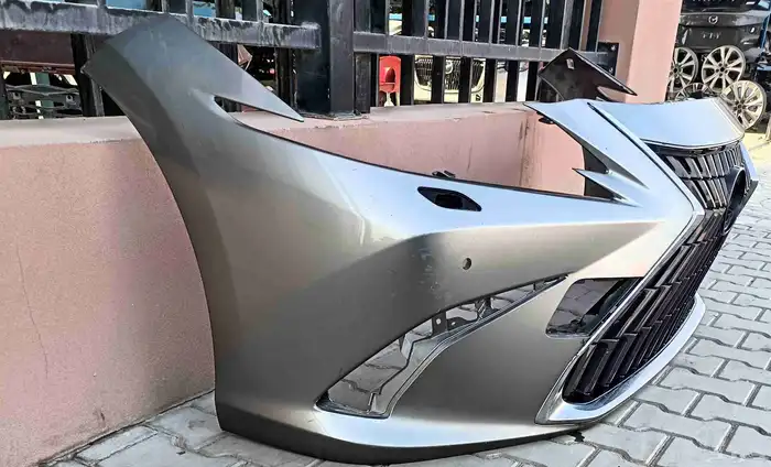 صدام امامي لكزس es350مديل 2023 4