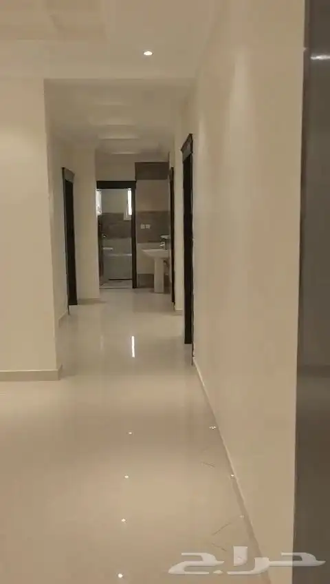 شقة للإيجار بحي الريان 7