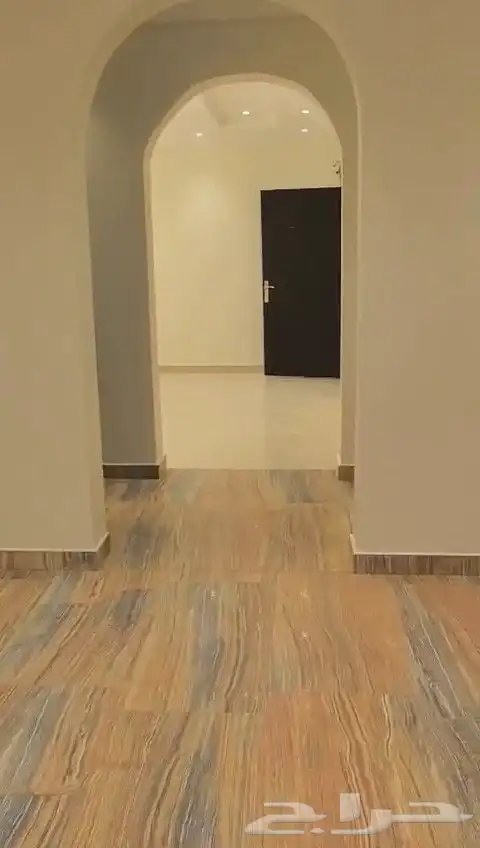 شقة للإيجار بحي الريان 4