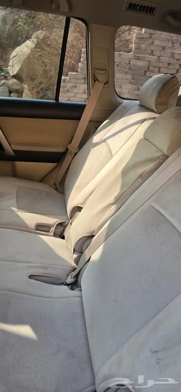 برادو 2011 ابيض لؤلؤي V6 نص فل 12