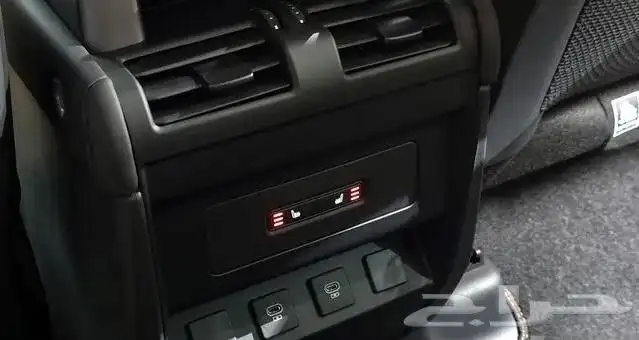 Defender (L663) 110 P300 X-Dynamic 16