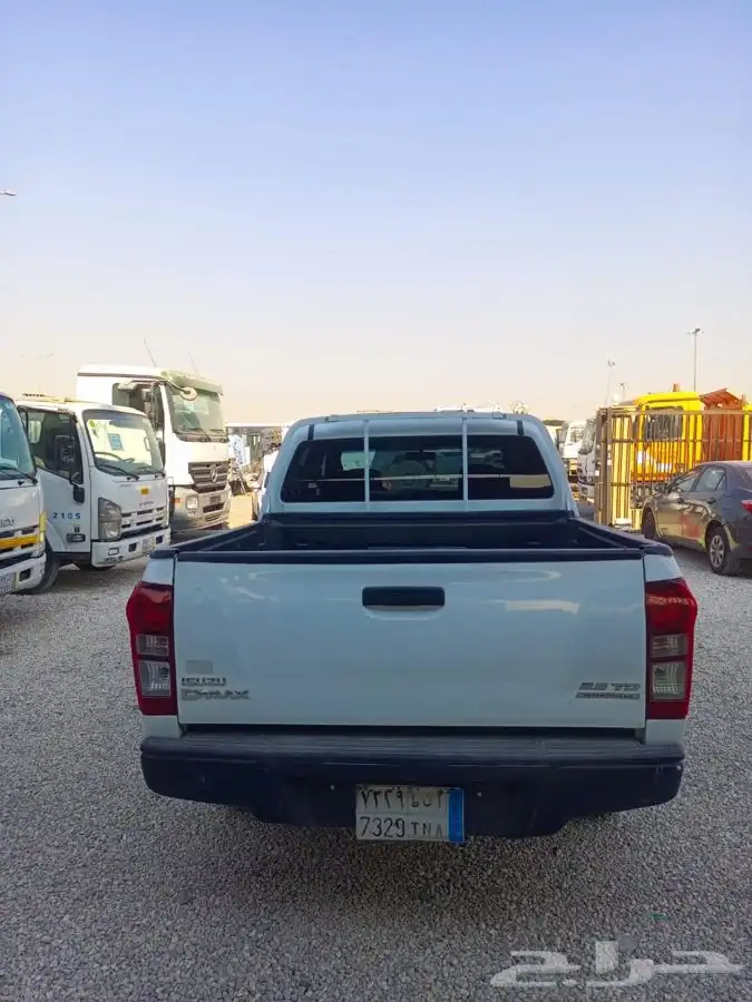 ايسوزو ديماكس غمارتين موديل  2013 5