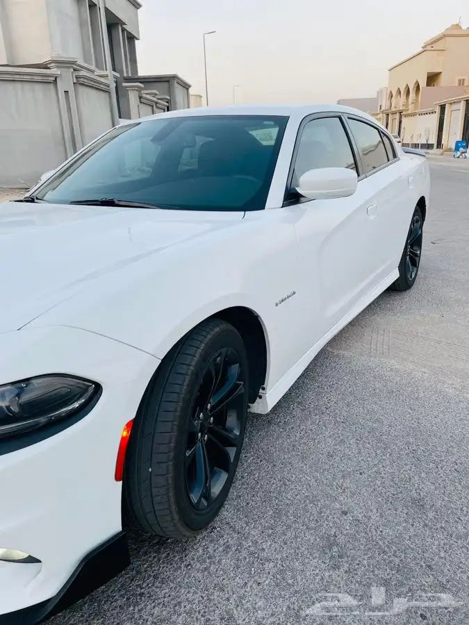 تشارجر 2021 RT 8 سلندر 5