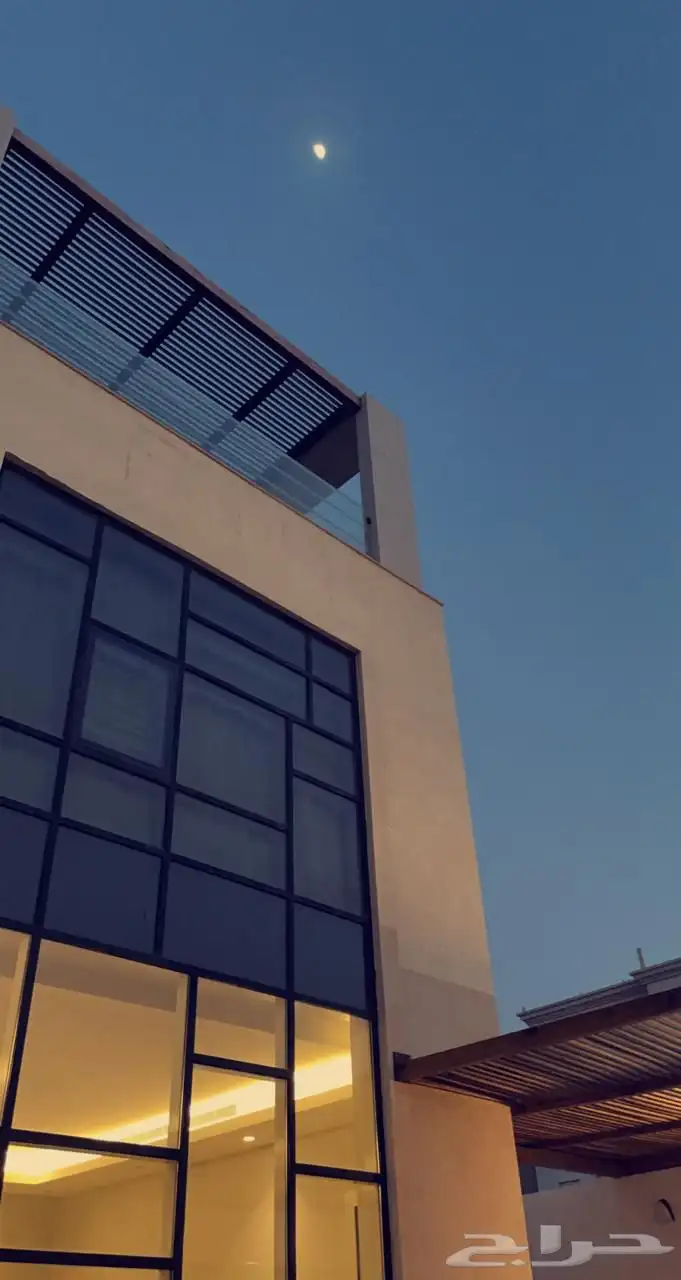 فلة فاخرة للإيجار قريبة من البحر 2