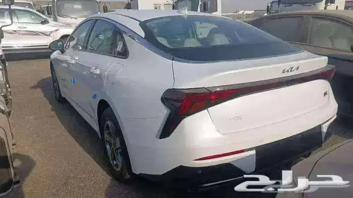 كيا k5 ستاندر 2025 كاش وتقسيط 1