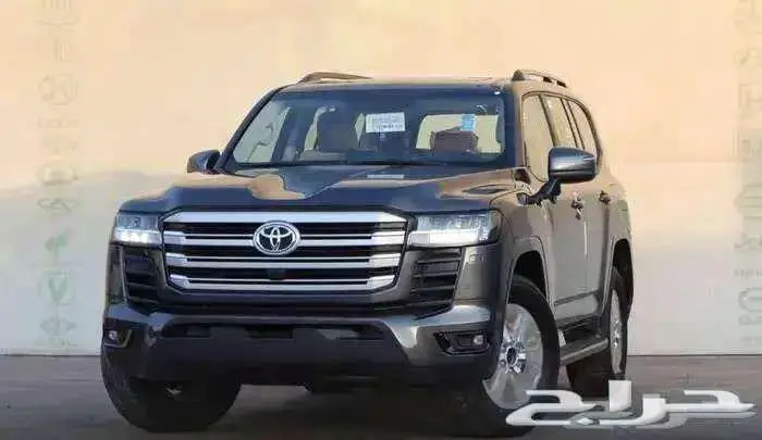 لاندكروزر L2 بنزين موديل 2025 حبه فقط لون ابيض و مادي 1