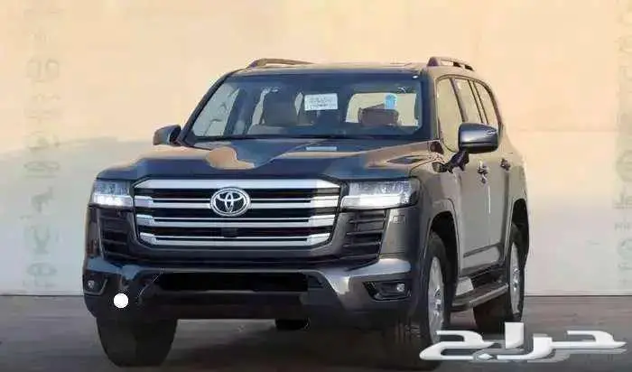 لاندكروزر L2 بنزين موديل 2025 حبه فقط لون ابيض و مادي 3