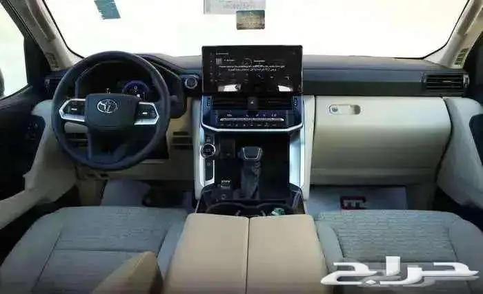 لاندكروزر L2 بنزين موديل 2025 حبه فقط لون ابيض و مادي 22