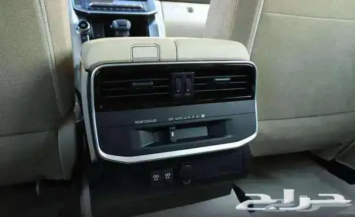 لاندكروزر L2 بنزين موديل 2025 حبه فقط لون ابيض و مادي 15