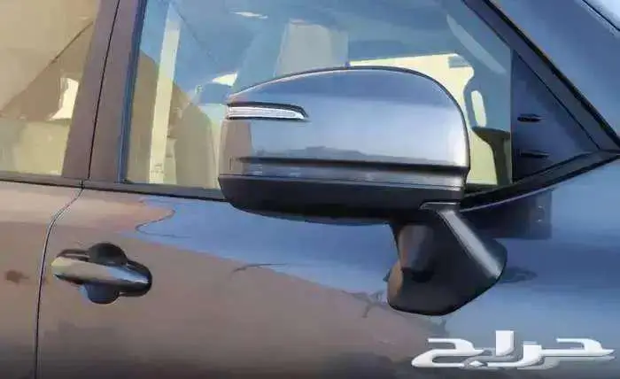 لاندكروزر L2 بنزين موديل 2025 حبه فقط لون ابيض و مادي 10