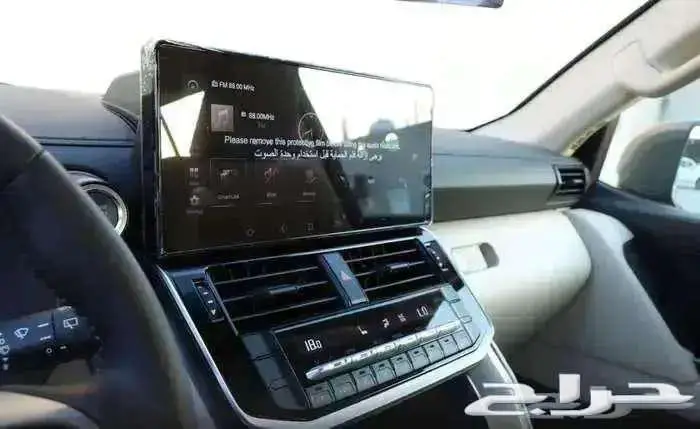 لاندكروزر L2 بنزين موديل 2025 حبه فقط لون ابيض و مادي 21