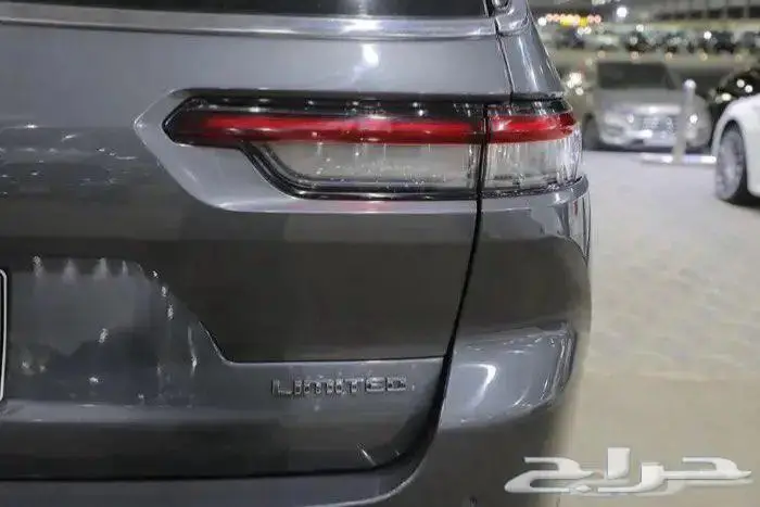 جيب جراند شيروكي ليمتد بانوراما جلد ستة سلندر موديل 2022 7