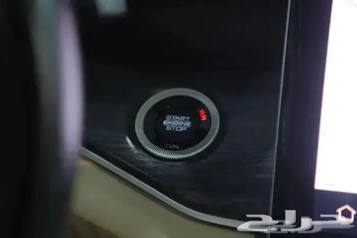 جيب جراند شيروكي ليمتد بانوراما جلد ستة سلندر موديل 2022 13