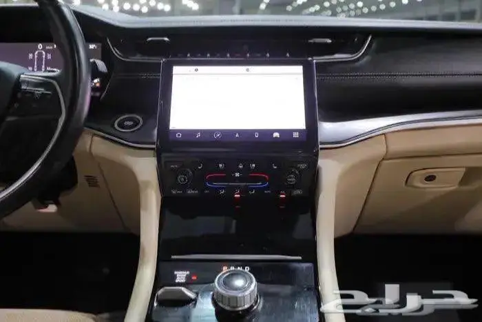 جيب جراند شيروكي ليمتد بانوراما جلد ستة سلندر موديل 2022 14