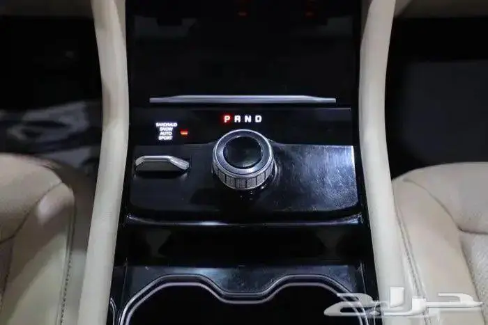 جيب جراند شيروكي ليمتد بانوراما جلد ستة سلندر موديل 2022 19