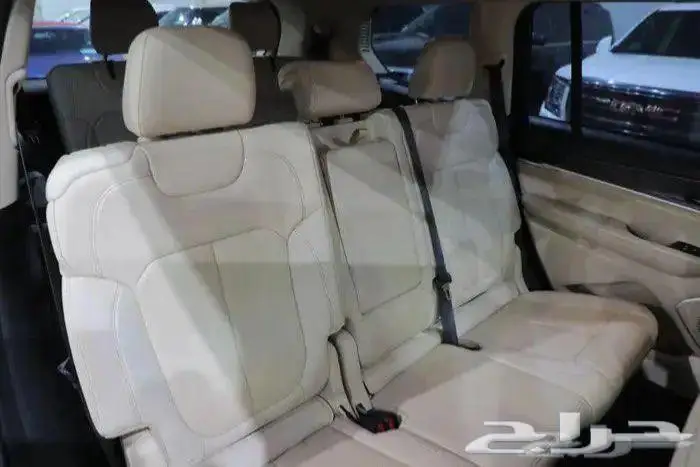 جيب جراند شيروكي ليمتد بانوراما جلد ستة سلندر موديل 2022 16