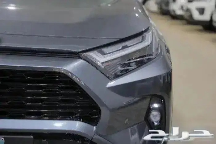 تويوتا راف فور XLE هايبرد فتحة سقف اربعة سلندر موديل 2024 7