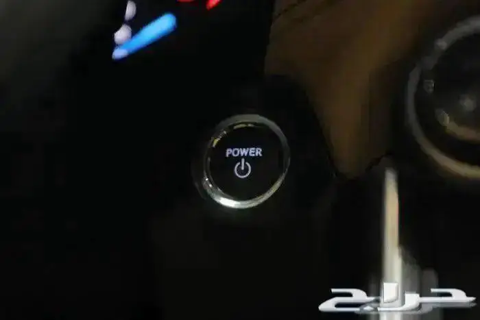 تويوتا راف فور XLE هايبرد فتحة سقف اربعة سلندر موديل 2024 12